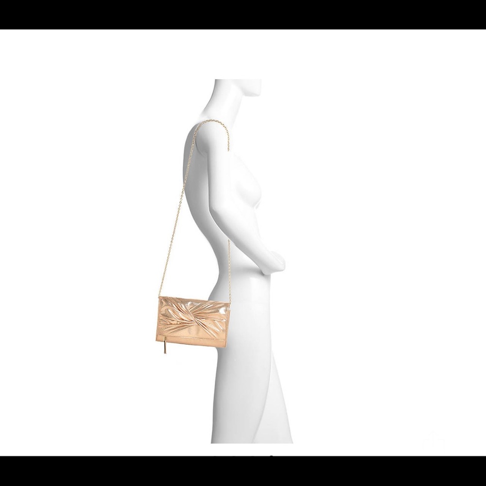 NWT KELLY & KATIE Vonya Twist Clutch